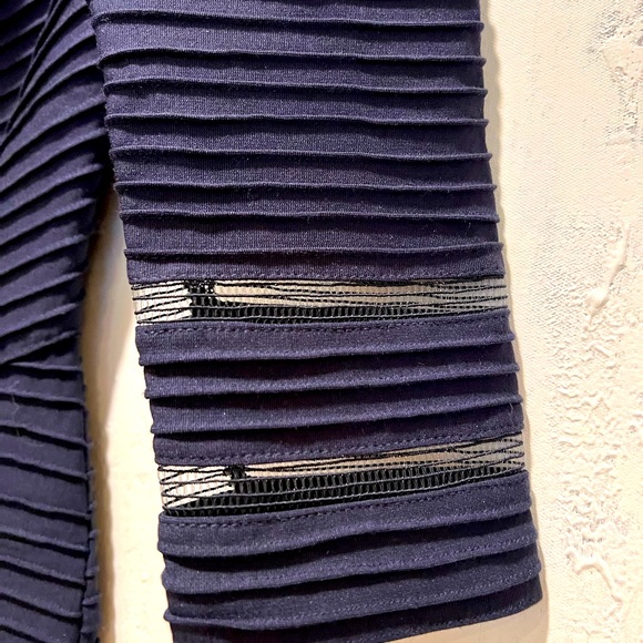 Tadashi Shoji One sleeve bandage dress - Picture 4 of 10